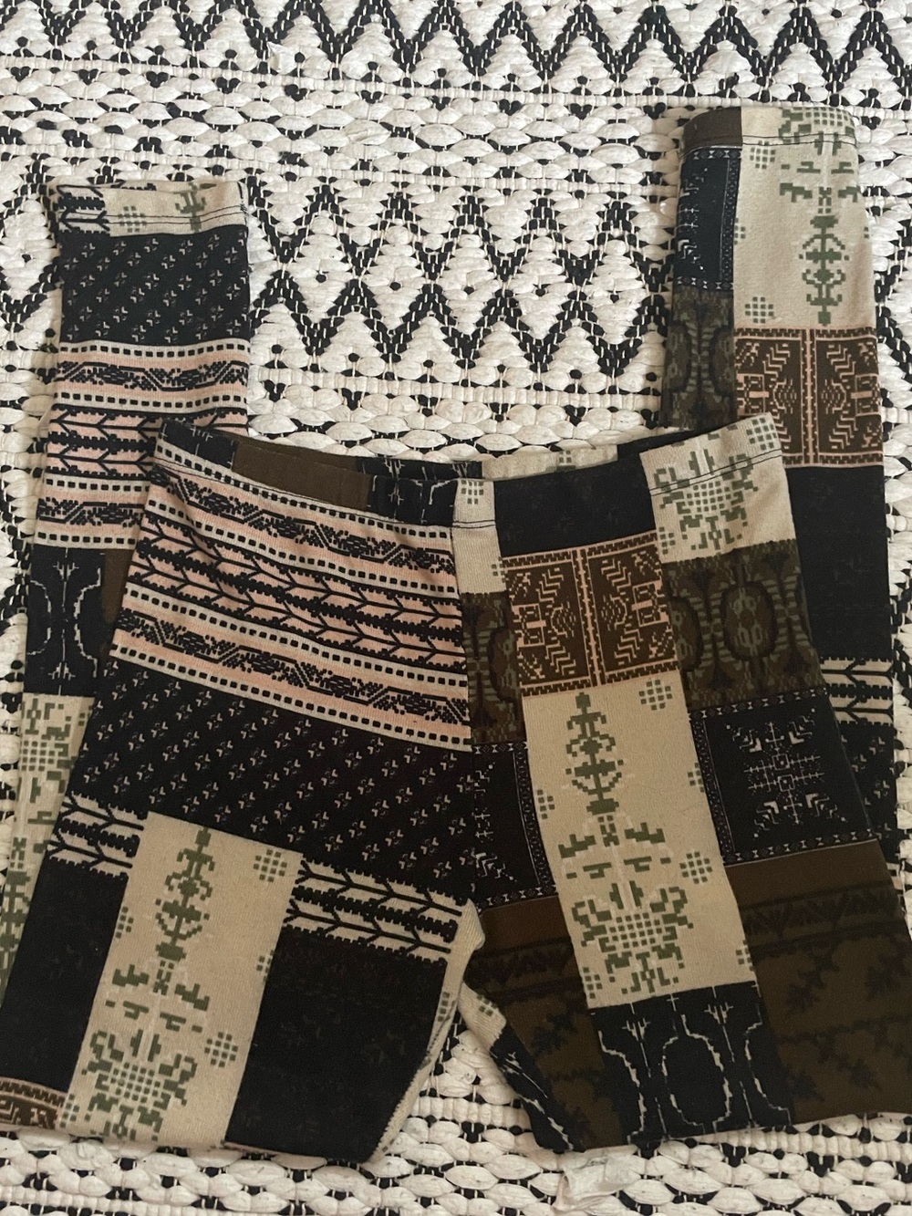 Multi Color Patterned Leggings 🌼